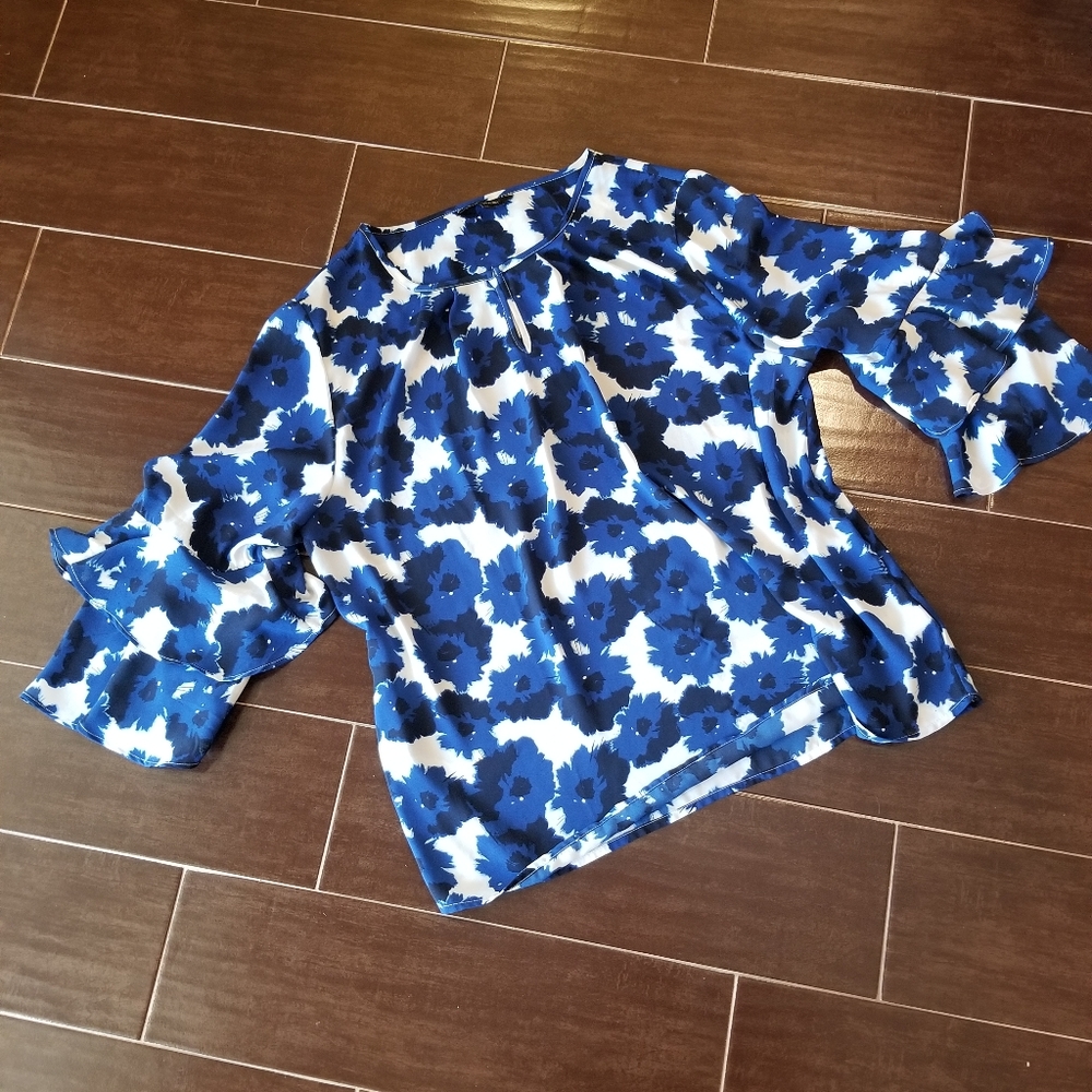 Banana Republic factory top ruffles XL